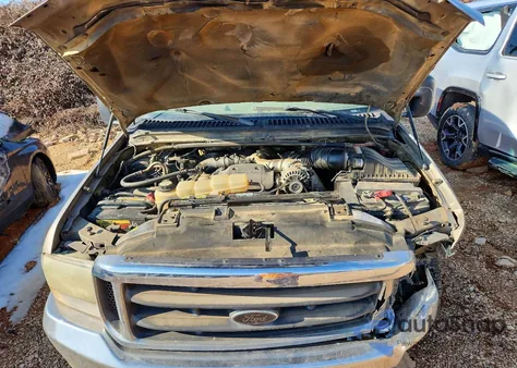 2002 Ford F350 Srw Super Duty z USA, uszkodzony, nr VIN 1FTSW31F42EB62456